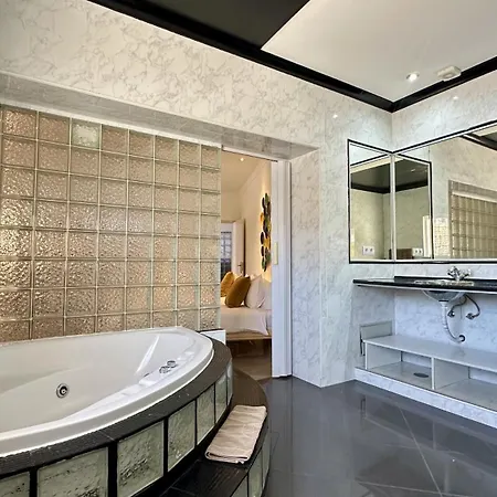 Amarela - Private Pool - 12 Pax - *