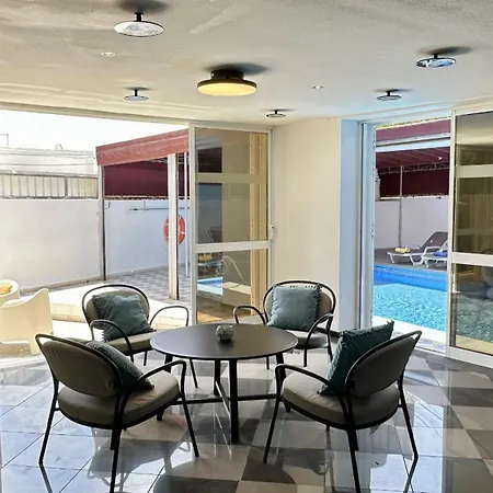 Willa Amarela - Private Pool - 12 Pax -